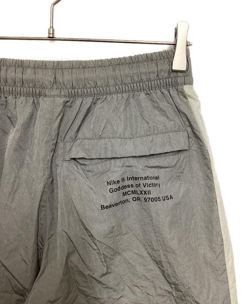 NIKE（ナイキ）NIKE (ナイキ) AS M NSW SWOOSH PANT WVN グレー サイズ:Sの古着・服飾アイテム