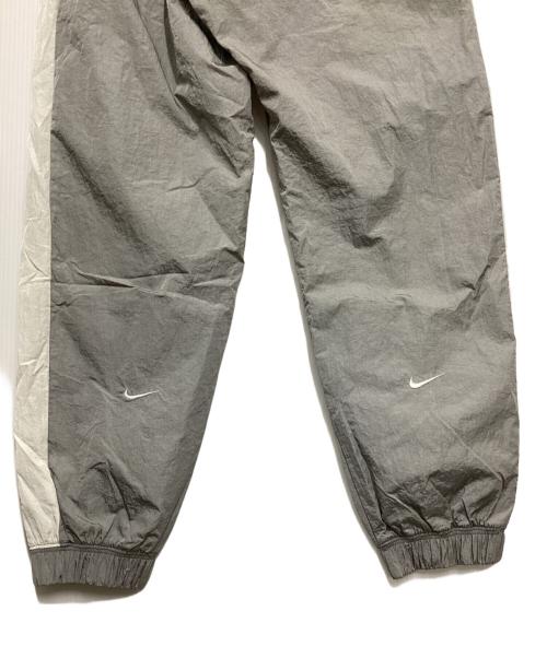 NIKE（ナイキ）NIKE (ナイキ) AS M NSW SWOOSH PANT WVN グレー サイズ:Sの古着・服飾アイテム