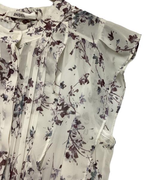 Snidel（スナイデル）Snidel (スナイデル) Sustainaフリルプリントワンピ ホワイト×パープルの古着・服飾アイテム