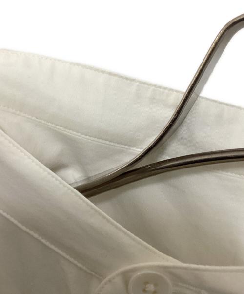 COMOLI（コモリ）COMOLI (コモリ) バンドカラーシャツ ホワイト サイズ:3の古着・服飾アイテム