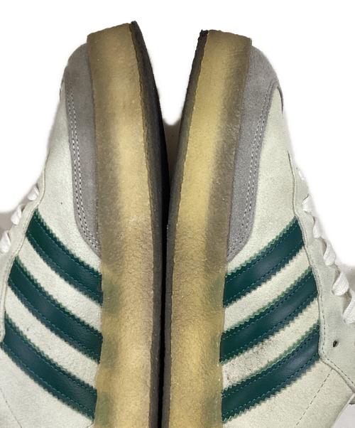 adidas（アディダス）adidas (アディダス) Ronnie Fieg (ロニー・フィグ) CLARKS (クラークス) SAMBA KITH CLARKS アイボリー×グリーン サイズ:28cmの古着・服飾アイテム