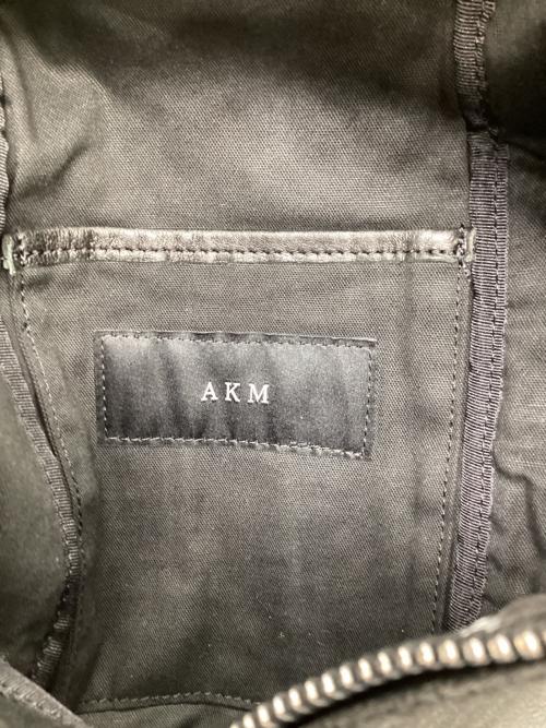 AKM（エーケーエム）AKM (エーケーエム) レザーボディーバッグ ブラックの古着・服飾アイテム