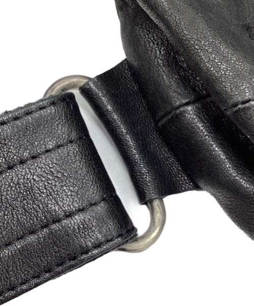 AKM（エーケーエム）AKM (エーケーエム) レザーボディーバッグ ブラックの古着・服飾アイテム