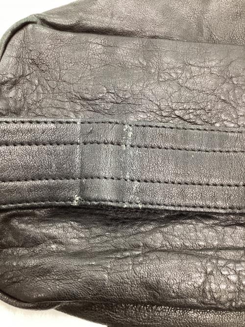 AKM（エーケーエム）AKM (エーケーエム) レザーボディーバッグ ブラックの古着・服飾アイテム