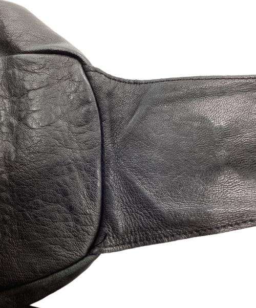 AKM（エーケーエム）AKM (エーケーエム) レザーボディーバッグ ブラックの古着・服飾アイテム