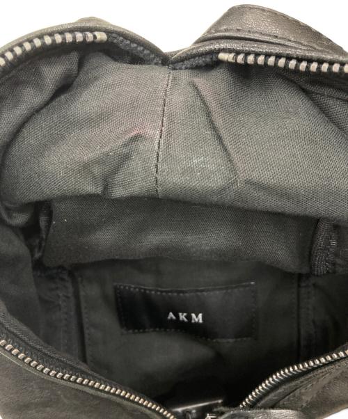 AKM（エーケーエム）AKM (エーケーエム) レザーボディーバッグ ブラックの古着・服飾アイテム
