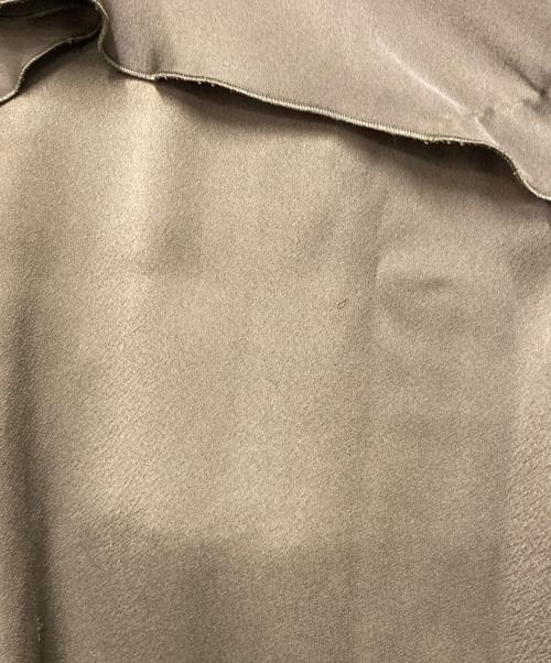 Diagram（ダイアグラム）Diagram (ダイアグラム) サテン切替ジョーゼットブラウス カーキ サイズ:36の古着・服飾アイテム