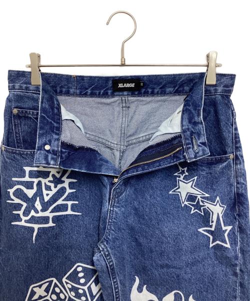 X-LARGE（エクストララージ）X-LARGE (エクストララージ) GRAFFITI DENIM PANTS インディゴ サイズ:32の古着・服飾アイテム