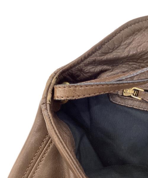 MIU MIU（ミュウミュウ）MIU MIU (ミュウミュウ) オールドレザーショルダーバッグ ブラウンの古着・服飾アイテム