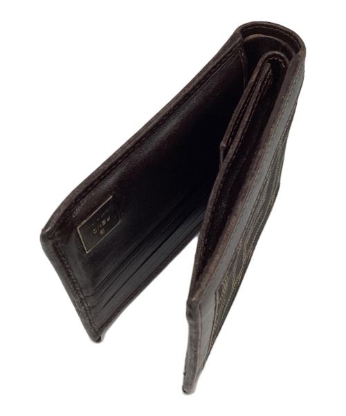 FENDI（フェンディ）FENDI (フェンディ) ズッカ柄二つ折り財布 ブラウンの古着・服飾アイテム