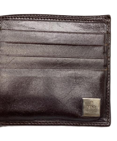 FENDI（フェンディ）FENDI (フェンディ) ズッカ柄二つ折り財布 ブラウンの古着・服飾アイテム