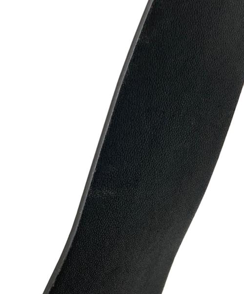 COS（コス）COS (コス) レザープリーツベルトバッグ ブラックの古着・服飾アイテム