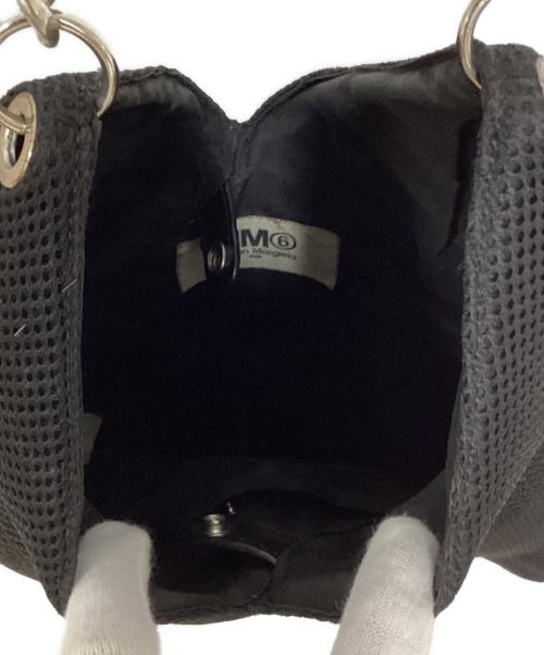 MM6 Maison Margiela（エムエムシックスメゾンマルジェラ）MM6 Maison Margiela (エムエムシックスメゾンマルジェラ) メッシュトライアングルチェーンショルダーバッグ ブラックの古着・服飾アイテム