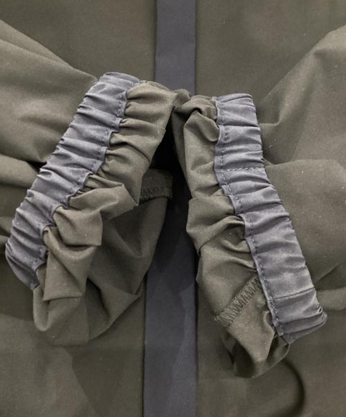 UNITED ARROWS TOKYO（ユナイテッドアローズトウキョウ）UNITED ARROWS TOKYO (ユナイテッドアローズトウキョウ) パイピングバックラッフルフリルブラウス ブラック サイズ:FREEの古着・服飾アイテム