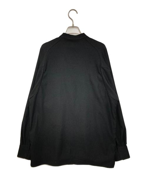 WHITE MOUNTAINEERING（ホワイトマウンテ二アニング）WHITE MOUNTAINEERING (ホワイトマウンテ二アニング) BLACK LAYER KNOWLEDG バンドカラーシャツ ブラック サイズ:2の古着・服飾アイテム