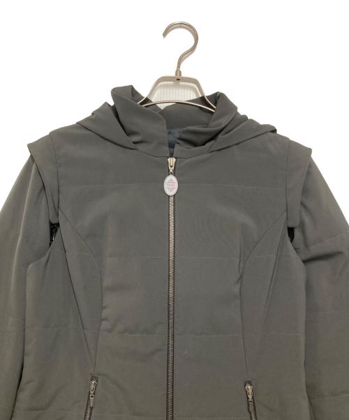 FOXEY NEWYORK（フォクシーニューヨーク）FOXEY NEWYORK (フォクシーニューヨーク) デタッチャブルタイトキルティングジャケット グレー サイズ:38の古着・服飾アイテム