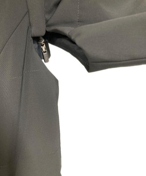 FOXEY NEWYORK（フォクシーニューヨーク）FOXEY NEWYORK (フォクシーニューヨーク) デタッチャブルタイトキルティングジャケット グレー サイズ:38の古着・服飾アイテム