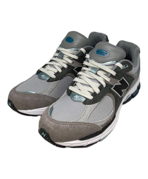 NEW BALANCE（ニューバランス）NEW BALANCE (ニューバランス) ATMOS (アトモス) 2002R ローカットスニーカー グレー×カーキ サイズ:US8の古着・服飾アイテム