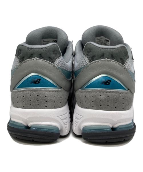 NEW BALANCE（ニューバランス）NEW BALANCE (ニューバランス) ATMOS (アトモス) 2002R ローカットスニーカー グレー×カーキ サイズ:US8の古着・服飾アイテム