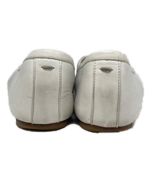 Maison Margiela 22（メゾンマルジェラ）Maison Margiela 22 (メゾンマルジェラ 22) tabi バレエシューズ ホワイト サイズ:36の古着・服飾アイテム