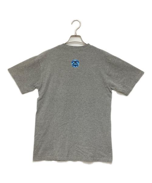 stussy（ステューシー）stussy (ステューシー) MADSTEEZ MADSTEEZ TEE グレー×ブルー サイズ:Sの古着・服飾アイテム