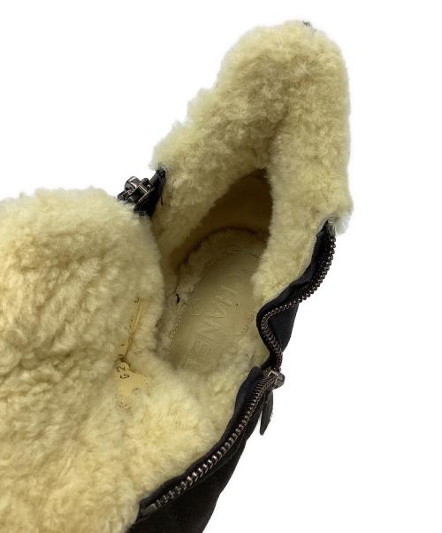 CHANEL（シャネル）CHANEL (シャネル) ココマーク マトラッセ ムートン ショートブーツ ブラック サイズ:38の古着・服飾アイテム