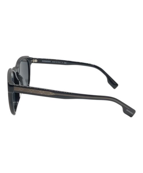 BURBERRY（バーバリー）BURBERRY (バーバリー) ウェリントン サングラス ブラック サイズ:SIZE 54□20-145の古着・服飾アイテム