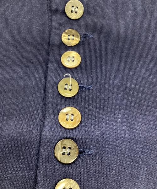 odds on（オッズオン）odds on (アドゥス オン) マルチボタン バックプリントカットソー ネイビー サイズ:Fの古着・服飾アイテム