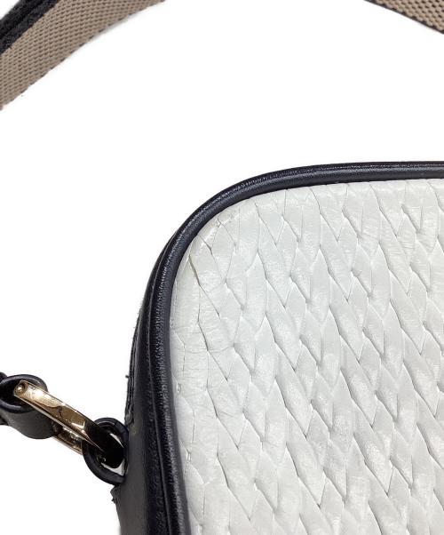 FURLA（フルラ）FURLA (フルラ) リリークロスボディカメラバッグ ホワイトの古着・服飾アイテム