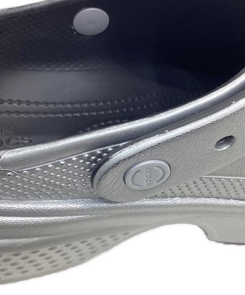 crocs（クロックス）crocs (クロックス) STOMP METALLIC SLIDE シルバー サイズ:M4 W6の古着・服飾アイテム