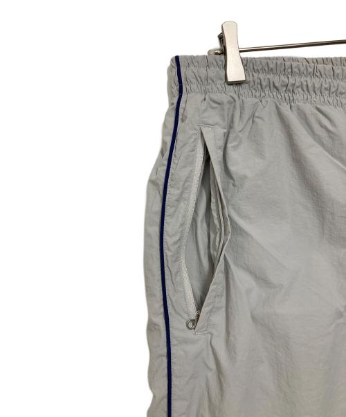 PALACE（パレス）PALACE (パレス) PIPED SHELL JOGGER パンツ グレー サイズ:XLの古着・服飾アイテム