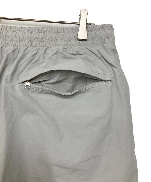 PALACE（パレス）PALACE (パレス) PIPED SHELL JOGGER パンツ グレー サイズ:XLの古着・服飾アイテム