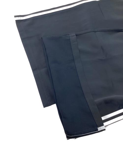 adidas（アディダス）adidas (アディダス) サテン ワイドレッグ トラックパンツ ブラック サイズ:Lの古着・服飾アイテム