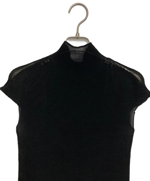 ISSEY MIYAKE（イッセイミヤケ）ISSEY MIYAKE (イッセイミヤケ) プリーツノースリーブカットソー ブラック サイズ:Mの古着・服飾アイテム
