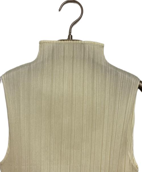 PLEATS PLEASE（プリーツプリーズ）PLEATS PLEASE (プリーツプリーズ) プリーツノースリーブカットソー アイボリー サイズ:3の古着・服飾アイテム