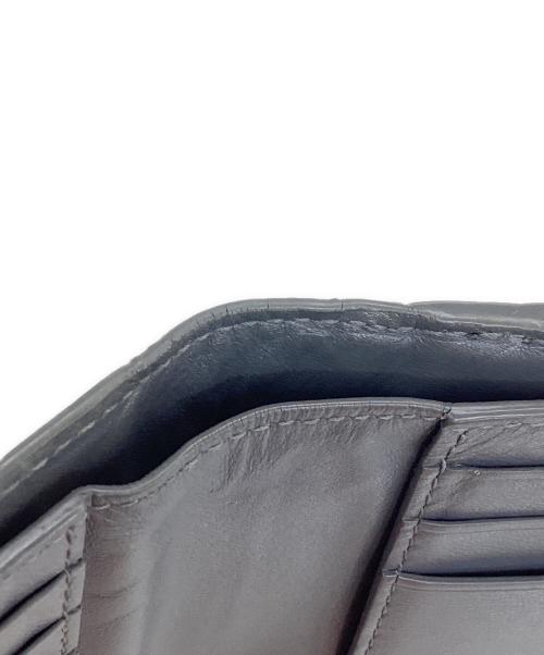 BOTTEGA VENETA（ボッテガベネタ）BOTTEGA VENETA (ボッテガベネタ) 2つ折り財布 グレーの古着・服飾アイテム