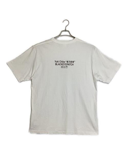 THE BLACK EYE PATCH（ブラックアイパッチ）THE BLACK EYE PATCH (ブラックアイパッチ) ボックスロゴプリントTシャツ ホワイト サイズ:XLの古着・服飾アイテム