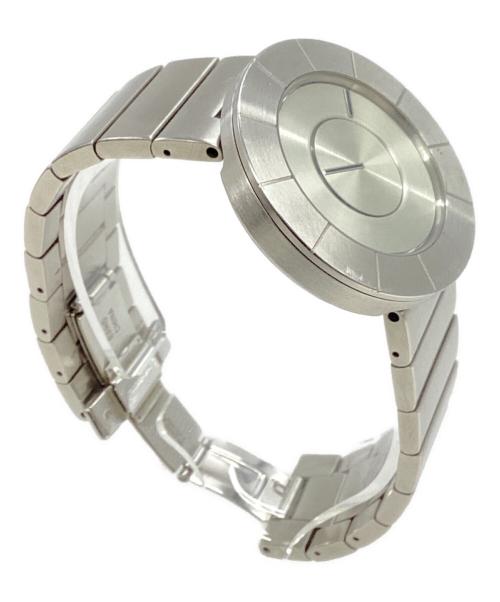 ISSEY MIYAKE（イッセイミヤケ）ISSEY MIYAKE (イッセイミヤケ) TOリストウォッチ シルバーの古着・服飾アイテム