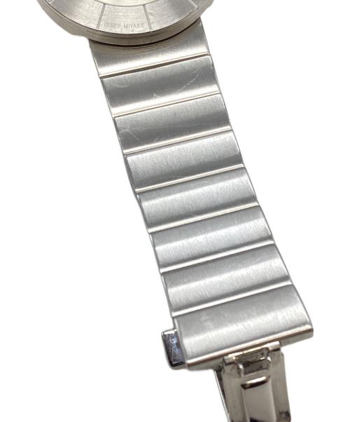 ISSEY MIYAKE（イッセイミヤケ）ISSEY MIYAKE (イッセイミヤケ) TOリストウォッチ シルバーの古着・服飾アイテム