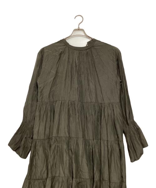 Loungedress（ラウンジドレス）Loungedress (ラウンジドレス) サテンティアードワンピース カーキ サイズ:XSの古着・服飾アイテム