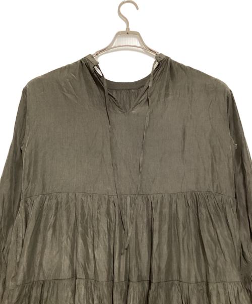 Loungedress（ラウンジドレス）Loungedress (ラウンジドレス) サテンティアードワンピース カーキ サイズ:XSの古着・服飾アイテム