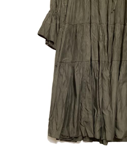 Loungedress（ラウンジドレス）Loungedress (ラウンジドレス) サテンティアードワンピース カーキ サイズ:XSの古着・服飾アイテム