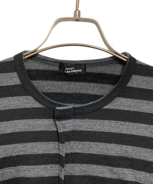 tricot COMME des GARCONS（トリココムデギャルソン）tricot COMME des GARCONS (トリココムデギャルソン) ボーダーニット グレー×ブラック サイズ:FREEの古着・服飾アイテム