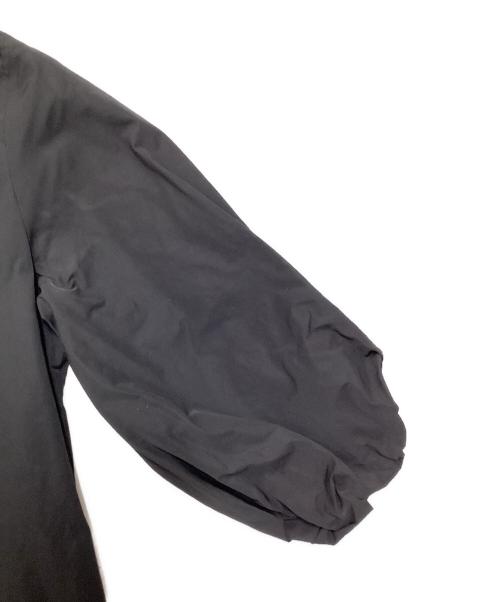 flicka（フリッカ）flicka (フリッカ) TOMORROW LAND (トゥモローランド) 別注Vネックワンピース ブラックの古着・服飾アイテム