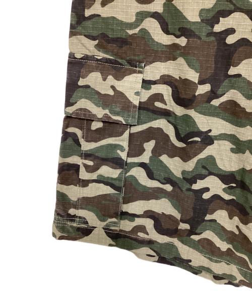 AFB（エーエフビー）AFB (エーエフビー) カモ柄BAGGY CARGO SHORTS カーキ サイズ:Mの古着・服飾アイテム