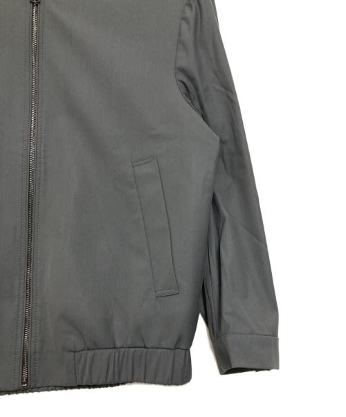 Calvin Klein（カルバンクライン）Calvin Klein (カルバンクライン) ブルゾン グレー×ブラック サイズ:Ｓの古着・服飾アイテム