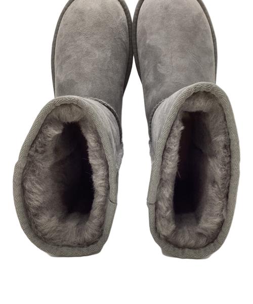 UGG（アグ）UGG (アグ) W CLASSIC SHORT グレー サイズ:24ｃｍの古着・服飾アイテム