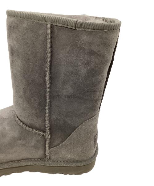 UGG（アグ）UGG (アグ) W CLASSIC SHORT グレー サイズ:24ｃｍの古着・服飾アイテム