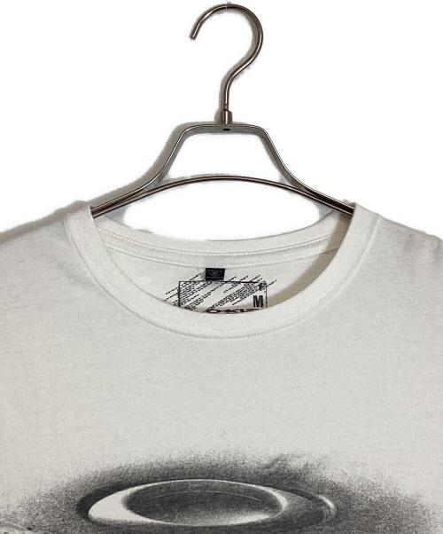 OAKLEY（オークリー）OAKLEY (オークリー) ロゴプリント/刺繍Tシャツ ホワイト×ブラック サイズ:Mの古着・服飾アイテム