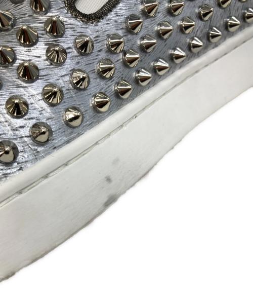 Christian Louboutin（クリスチャン・ルブタン）Christian Louboutin (クリスチャン・ルブタン) ローラーボート スタッズスリッポン シルバー サイズ:43の古着・服飾アイテム